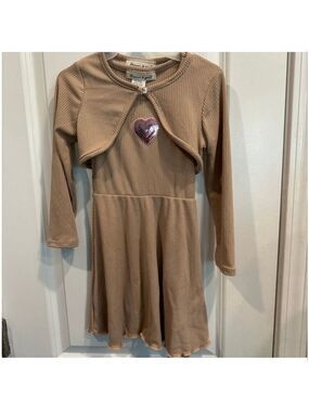 Girls Dream Girl Casual Dress Size 4 Beige with Pink Sequin Heart New With Tags